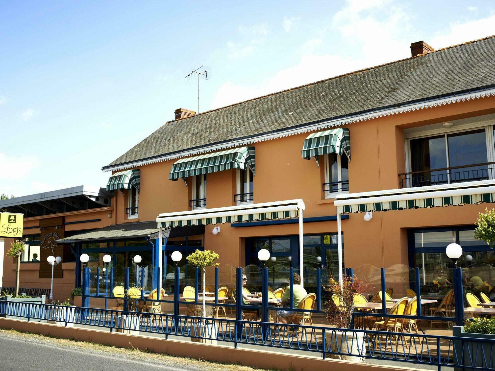 Logis Au Poisson D'Argent Otel Le Mesnil-en-Vallée Dış mekan fotoğraf